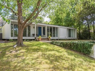 2037 Lakeshore Dr, Charleston, SC 29412