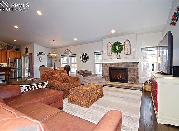 3rd image of 1161 Ptarmigan Dr
