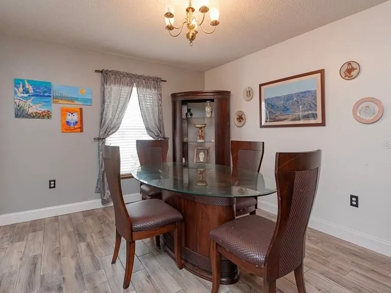 14601 Old Forest Ct — Photo 7