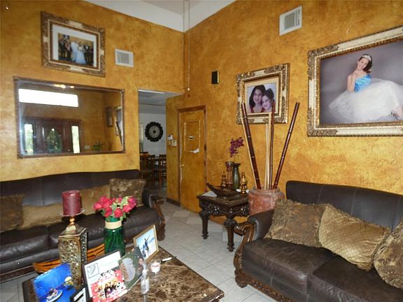 4th image of 1302 Bayshore Dr