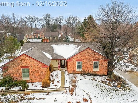 3rd image of 4912 Moonglow Dr