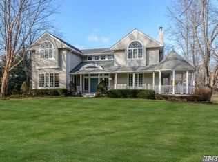 3 Meudon Dr, Locust Valley, NY 11560