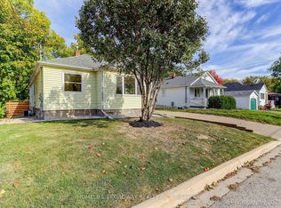 305 Andrew St, Newmarket, ON L3Y1H1