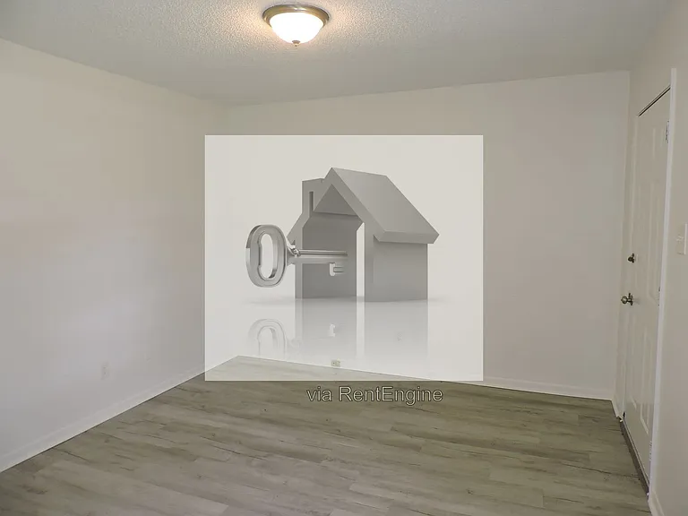 2203 Eliasberg St — Photo 4