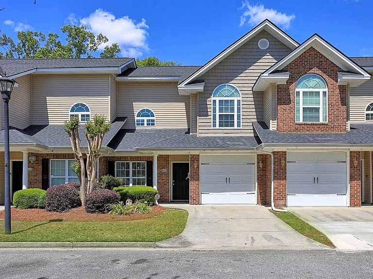 704 Kendal Ct — Photo 6