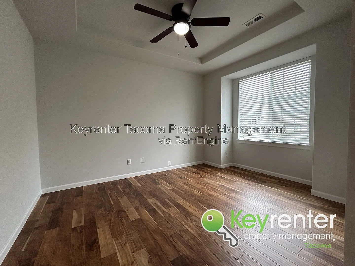 4 bed, 2.0 bath, 2578 sqft, $3,200 — Photo 2