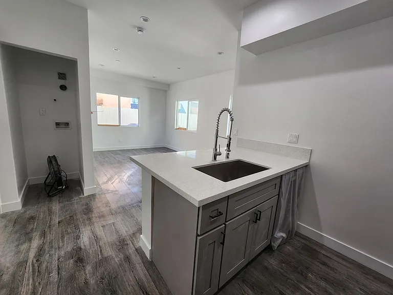6515--6513 Florence Place Bell Gardens Circle 6313 #A-6315 — Photo 7
