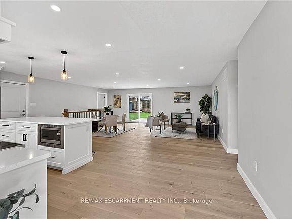 4th image of 548 Concession Rd #14