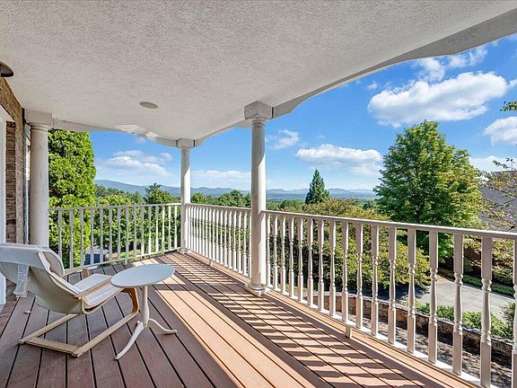 2nd image of 6770 Hidden Woods Dr