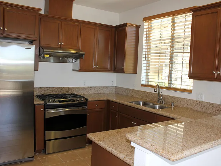 10631 Canyon Grv #15 — Photo 9