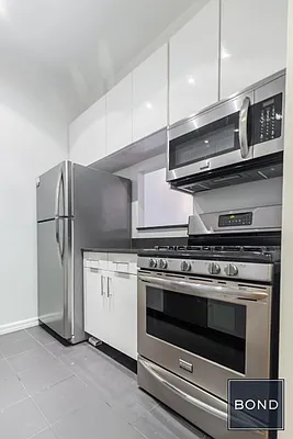 Rented by Bond New York | media 7