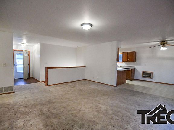 2nd image of 115 E 7th