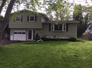 107 Riverdale Rd, Liverpool, NY 13090