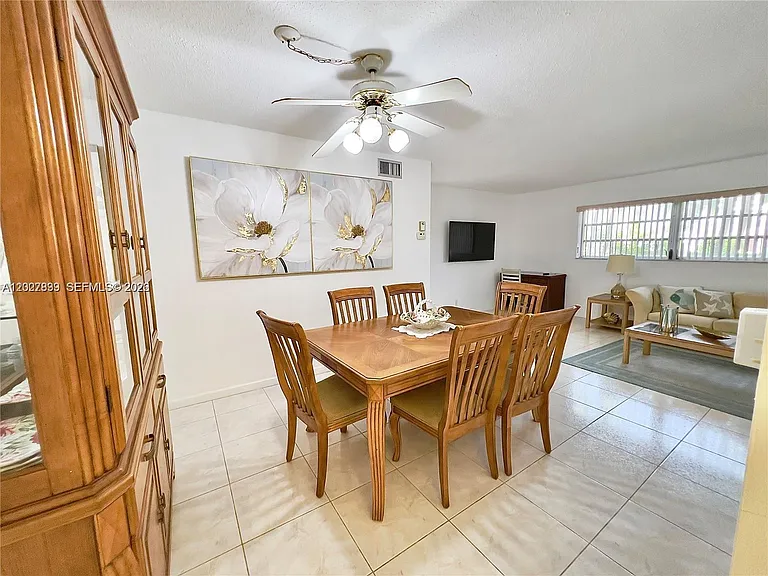501 Blue Heron Dr #12 — Photo 5