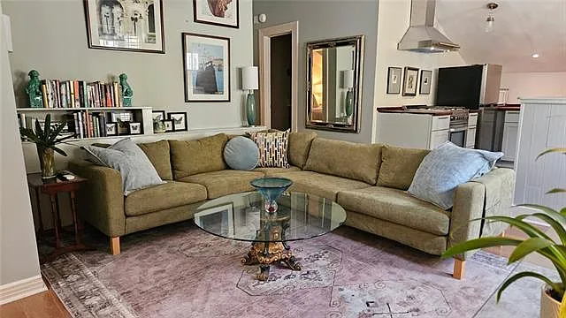 1 bed, 1.0 bath, 630 sqft, $1,625 — Photo 3