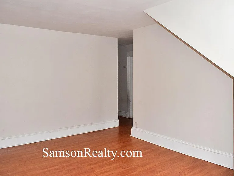 142 Elton St #3 — Photo 5