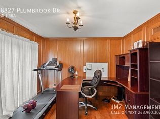 38827 Plumbrook Dr, Farmington Hills, MI 48331