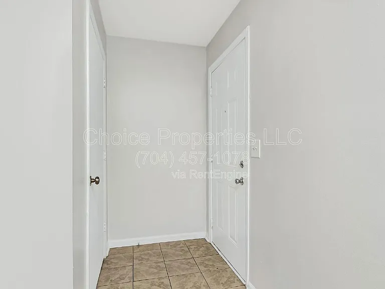 2611 Holton Ave #4 — Photo 2