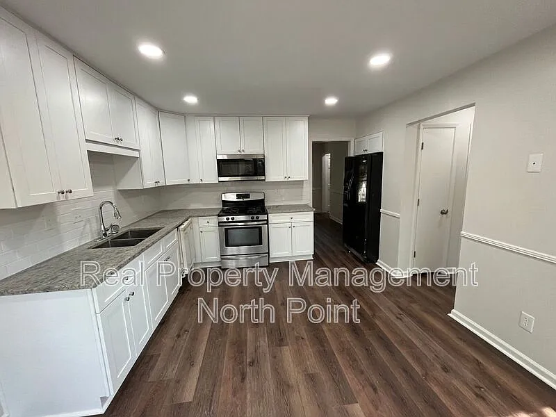 3 bed, 2.5 bath, 1776 sqft, $2,595 — Photo 3