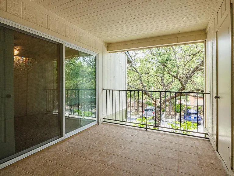 100 Lorenz Rd — Photo 22