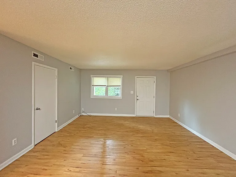 South Asheville Commons — Photo 26