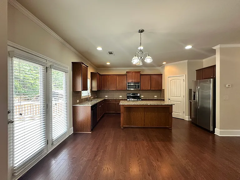 1610 Apple Blossom Dr — Photo 7