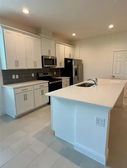 14729 Erice Ave — Photo 9
