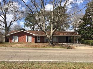 303 Weathersby Rd, Hattiesburg, MS 39402