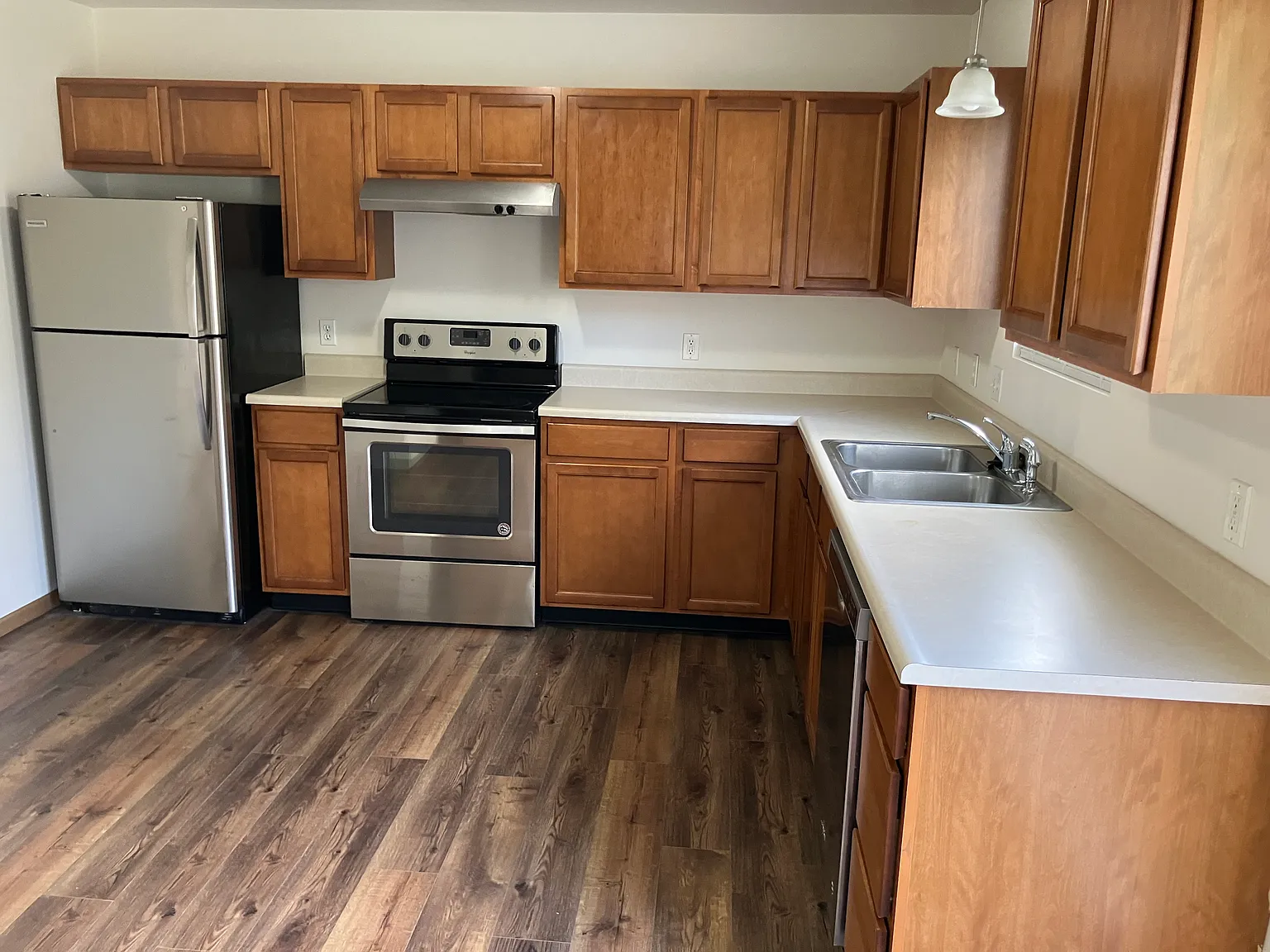 3 bed, 1.5 bath, 900 sqft, $1,300 — Photo 4