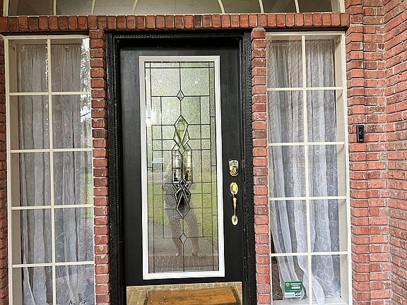 4th image of 1808 Waterbury Ln