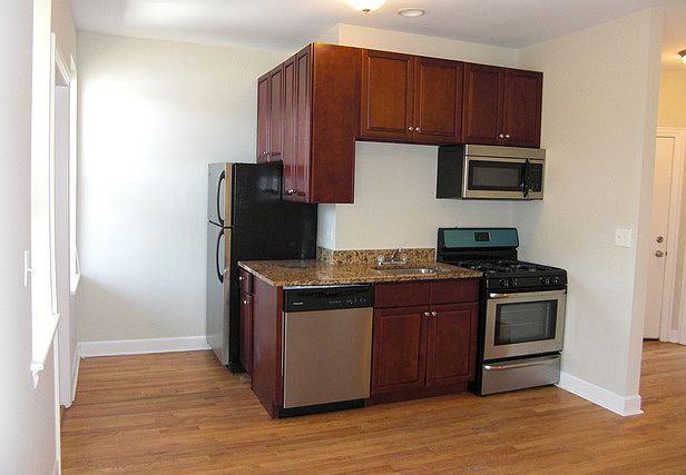 2nd image of 3807 W Altgeld St #3E