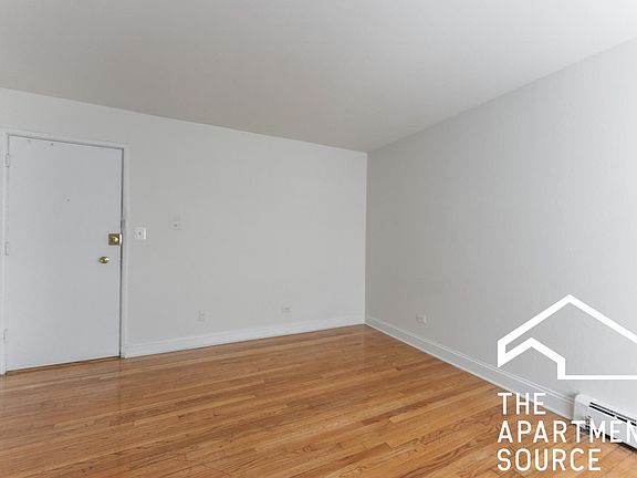3rd image of 6830 N Sheridan Rd APT 371