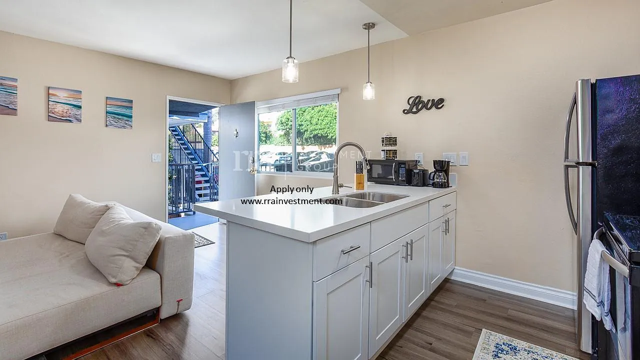 2411 Adams Ave — Photo 3