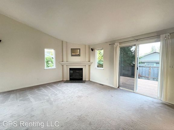 5th image of 607 Hillcrest Dr