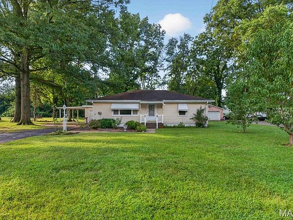 2nd image of 200 Ross Ln