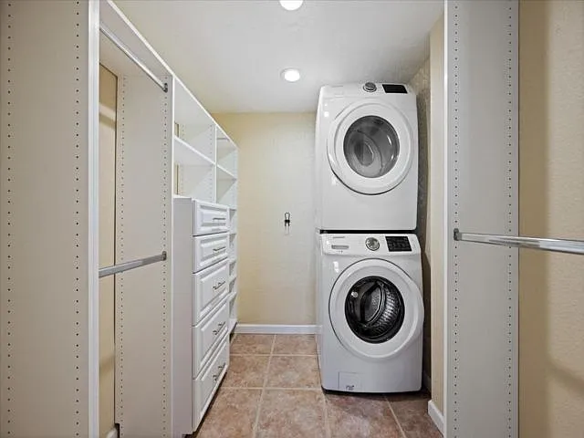 689 NE 6th Ct #4010 — Photo 20