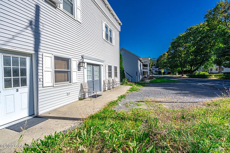 2nd image of 725 New Salem Road