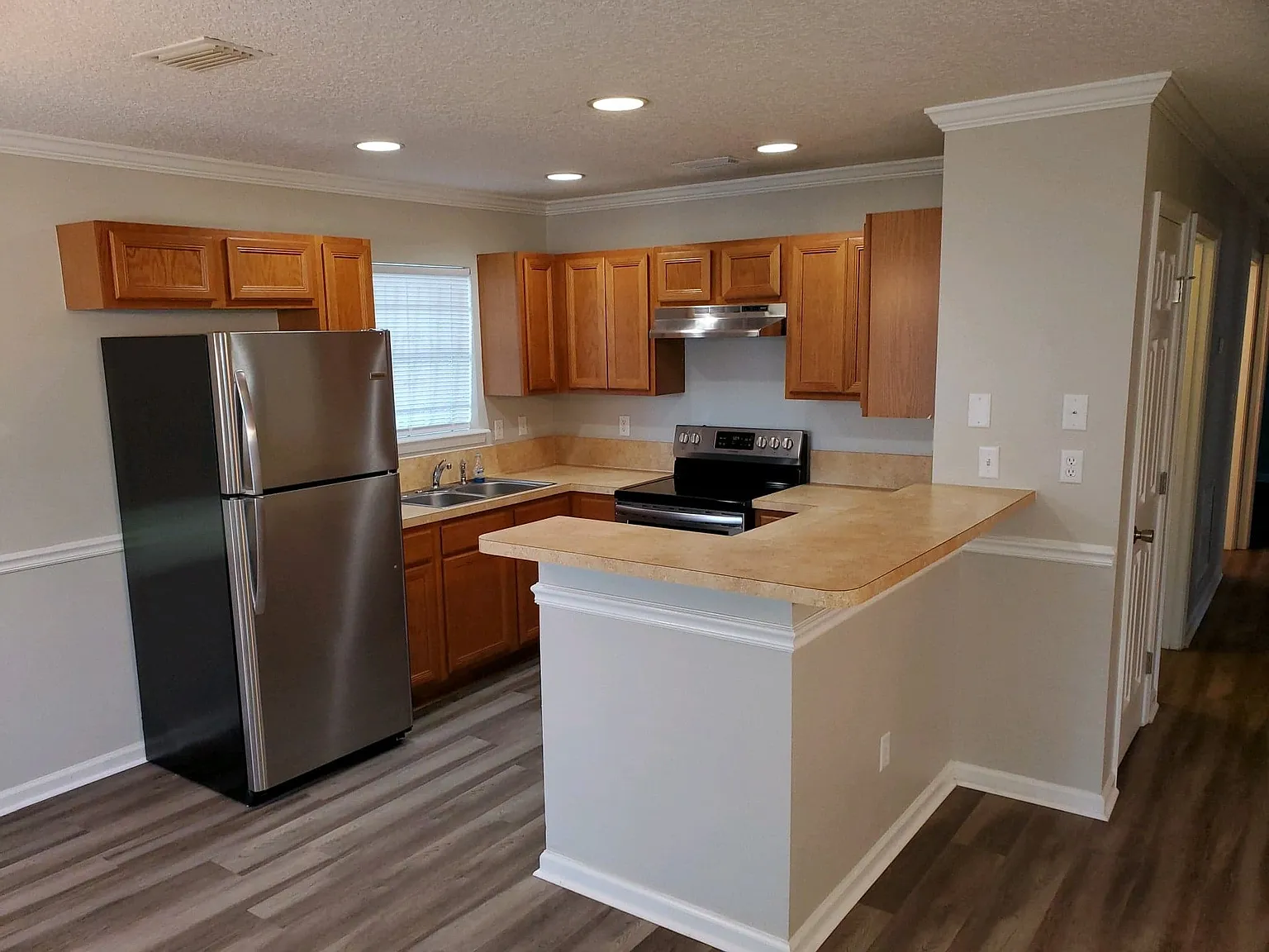 3 bed, 1112 sqft, $1,600 — Photo 2