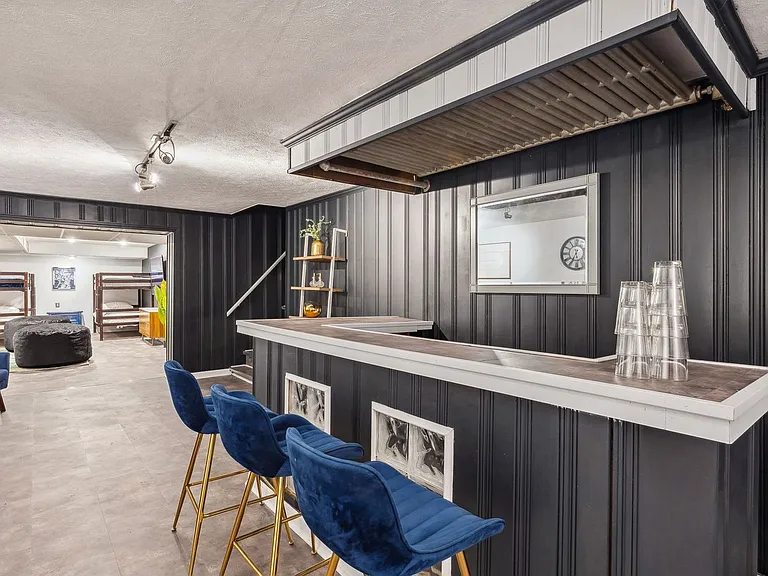 Building's Lounge