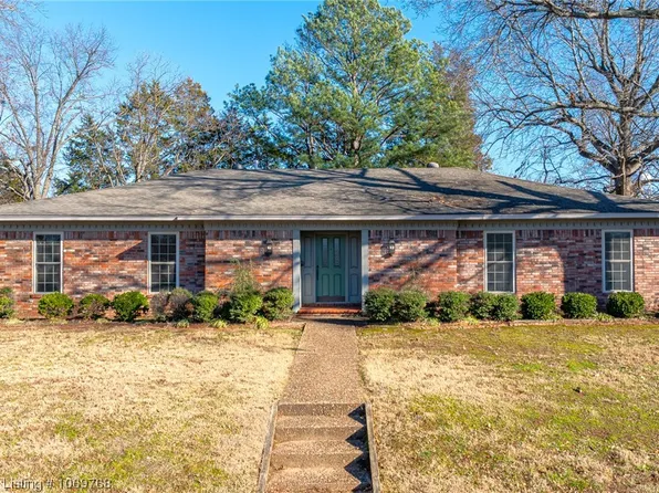 1410 N 13th St, Van Buren, AR 72956