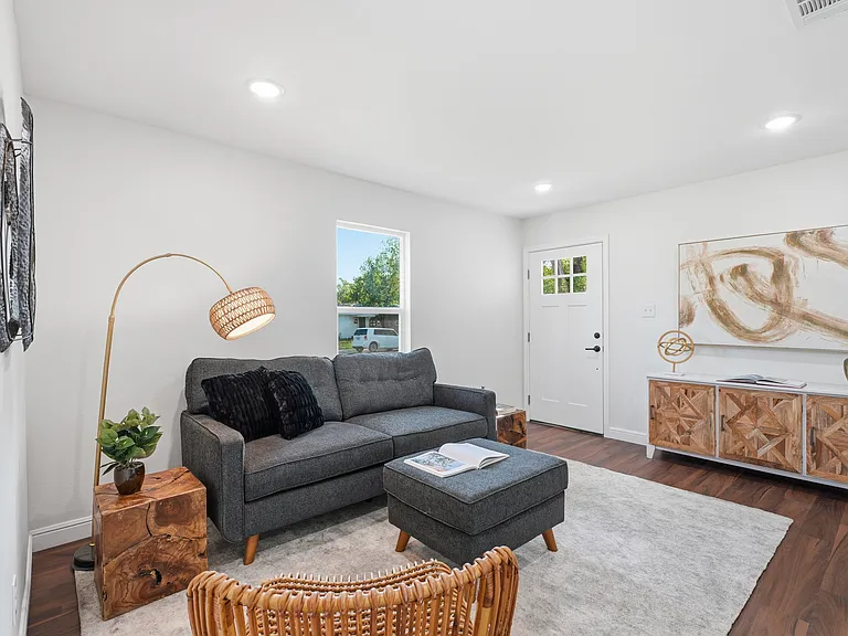 810 Cordell St — Photo 4