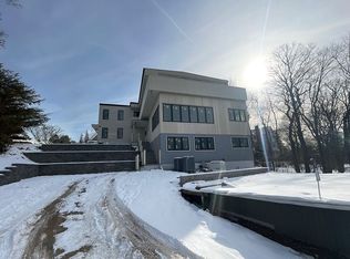 142 Nearwater Ln, Darien, CT 06820