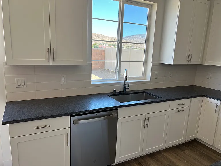 1840 Vincent Dr — Photo 4