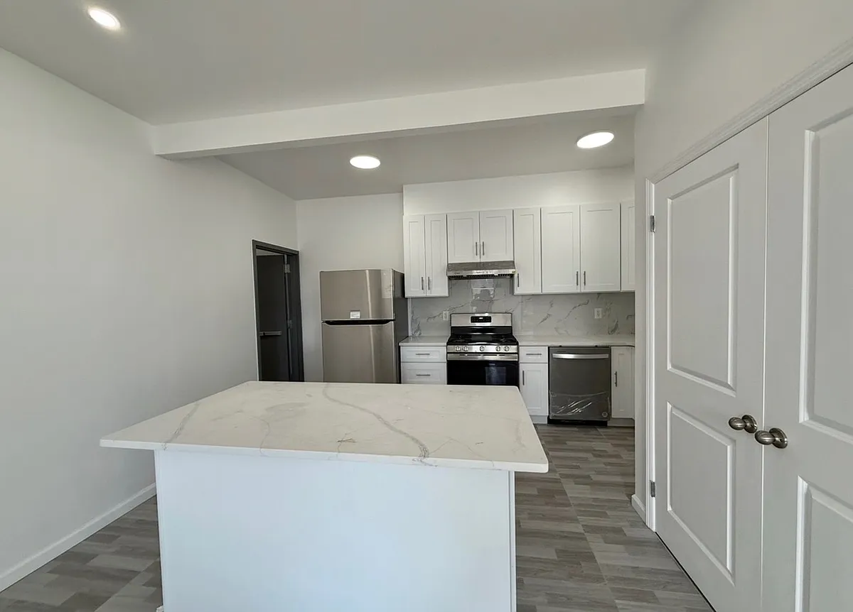 Building Photo - 17 Kearny Ave #1