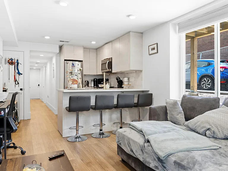 92 Chelsea St #1 — Photo 1