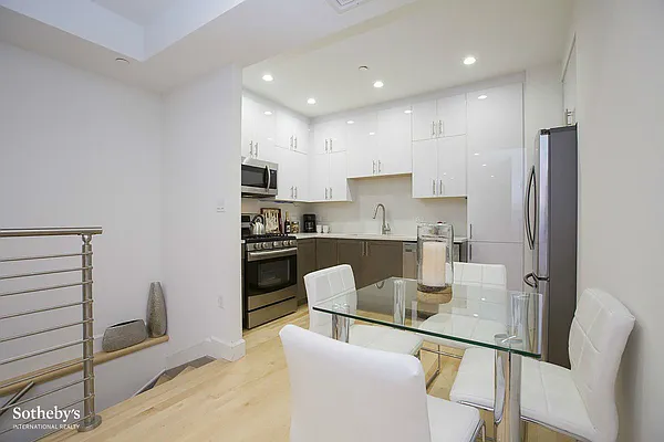 Rented by Sotheby's International Realty | media 21