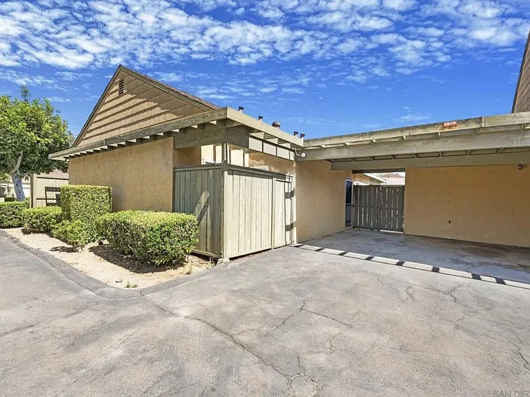 10531 Greenford Dr — Photo 16