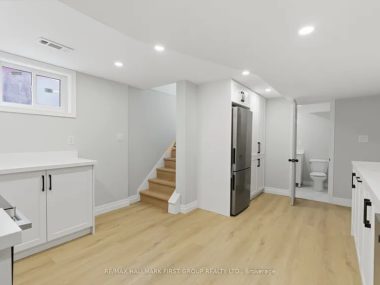 711 Central Park Blvd N #LOWER — Photo 2