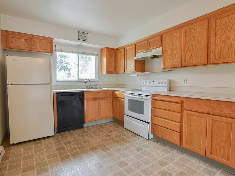 8817 N Edison St — Photo 1