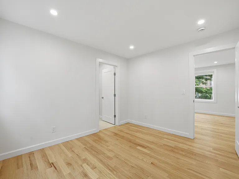 68 Gregory Blvd #1 — Photo 16